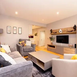 Joivy Splendid Flat Near Castle Apartment Edinburgh