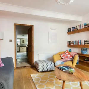 The Madras - Bright 3bdr With Garden Apartment